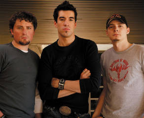 THEORY OF A DEADMAN Pic